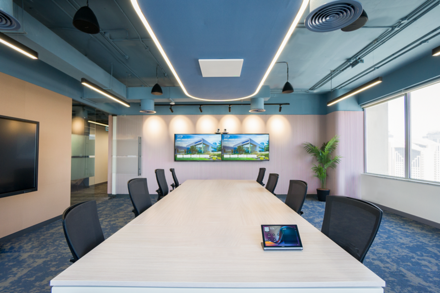 crestron-point-concept-studio-dubai